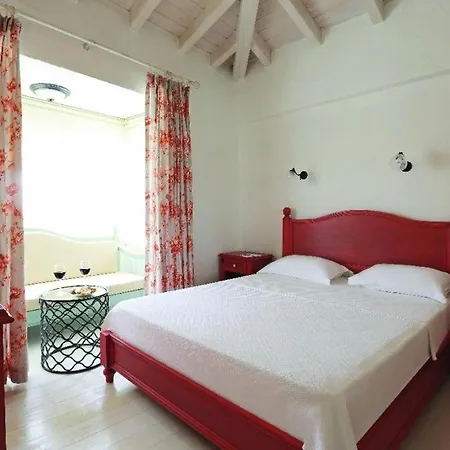 לינה וארוחת בוקר Swan Deluxe 1890 5*