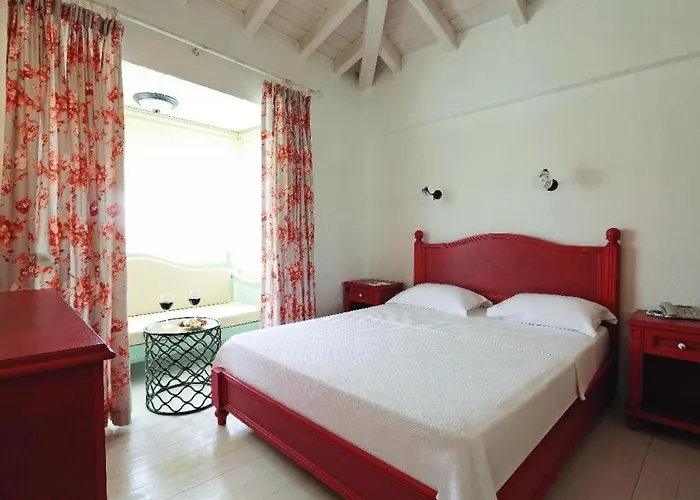 לינה וארוחת בוקר Swan Deluxe 1890 5*